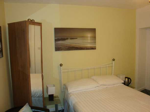 Imagen de la habitación del Hotel Spencer Court. Foto 15