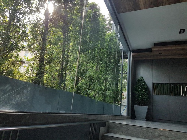 Imagen de los interiores del Hotel Spenza. Foto 17