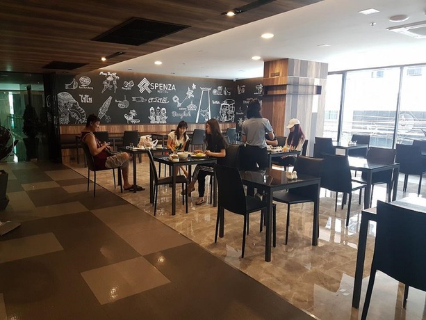 Imagen del bar/restaurante del Hotel Spenza. Foto 3