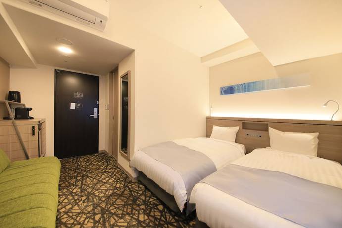 Imagen de la habitación del Hotel S-peria Inn Osaka Hommachi. Foto 15