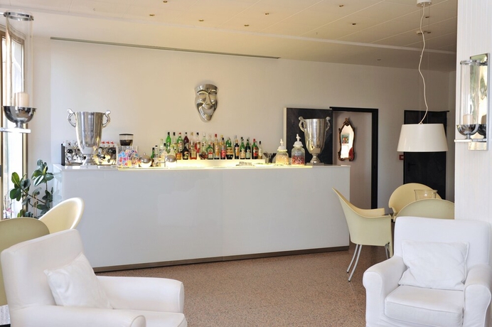 Imagen del bar/restaurante del Hotel Spiaggia. Foto 6