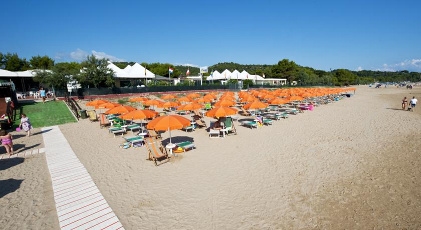 Imagen general del Hotel Spiaggia Lunga Camping. Foto 9