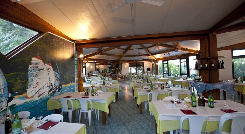 Imagen general del Hotel Spiaggia Lunga Camping. Foto 10