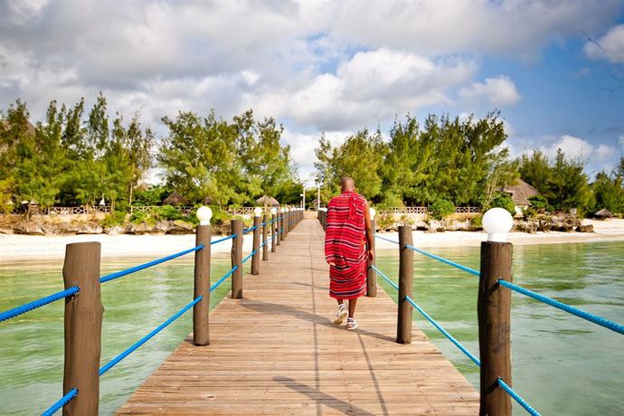 Imagen de la piscina del Hotel Spice Island and Resort. Foto 16