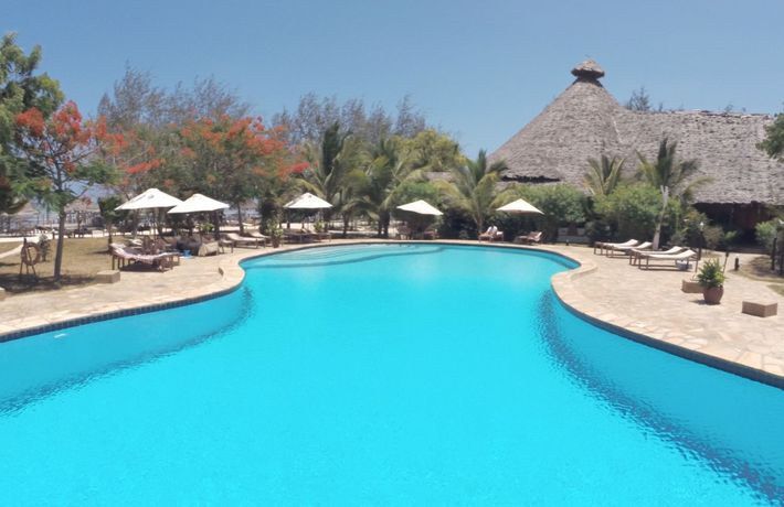 Imagen de los exteriores del Hotel Spice Island and Resort. Foto 10