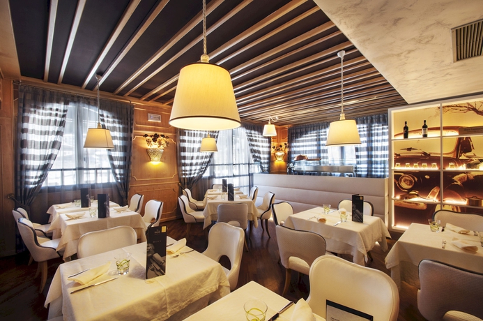 Imagen del bar/restaurante del Hotel Spinale. Foto 2