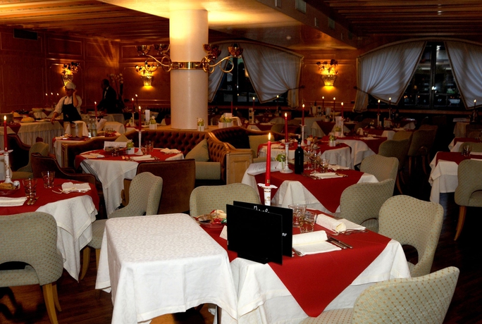 Imagen del bar/restaurante del Hotel Spinale. Foto 4