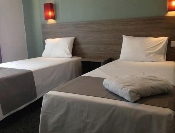 Imagen de la habitación del Hotel Spinola. Foto 8