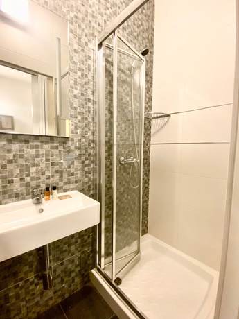 Imagen de la habitación del Hotel Spinola. Foto 9