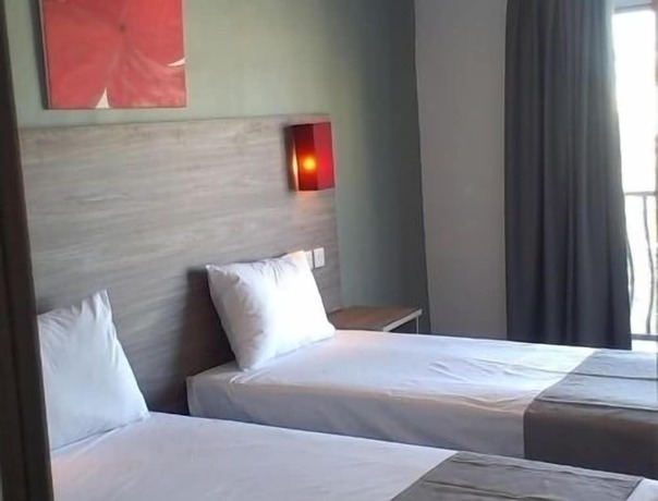 Imagen de la habitación del Hotel Spinola. Foto 16