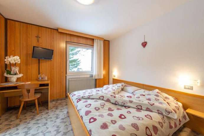 Imagen de la habitación del Hotel Spires. Foto 2