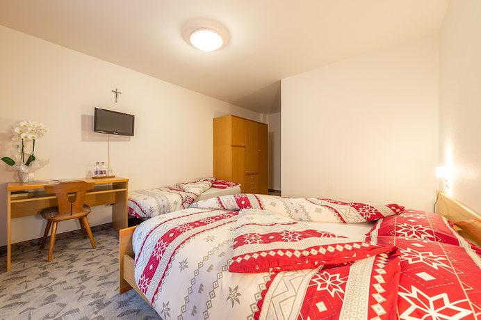 Imagen de la habitación del Hotel Spires. Foto 11