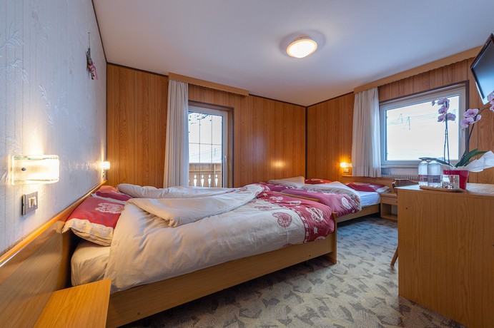 Imagen de la habitación del Hotel Spires. Foto 16