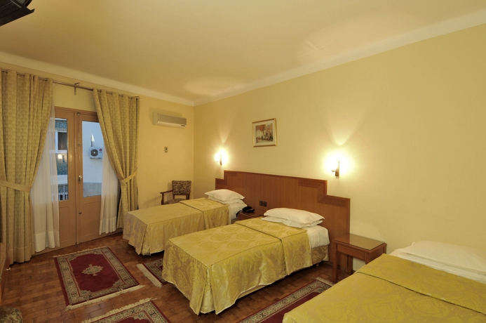Imagen de la habitación del Hotel Splendid, Fez. Foto 5