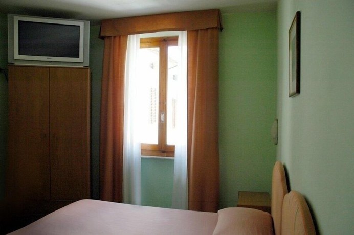 Imagen de la habitación del Hotel Splendid, Gallo. Foto 4
