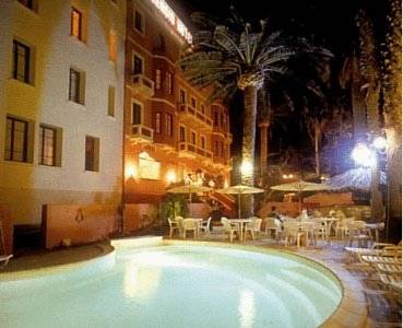 Imagen general del Hotel Splendid, L'&Icirc;le-Rousse. Foto 2