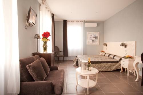 Imagen general del Hotel Splendid, L'&Icirc;le-Rousse. Foto 4