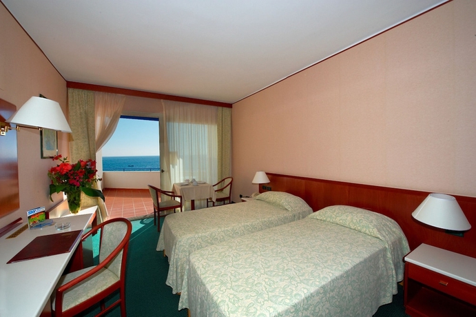 Imagen de la habitación del Hotel Splendid La Torre. Foto 4