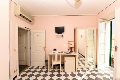 Imagen general del Hotel Splendid Mare, Andora. Foto 1