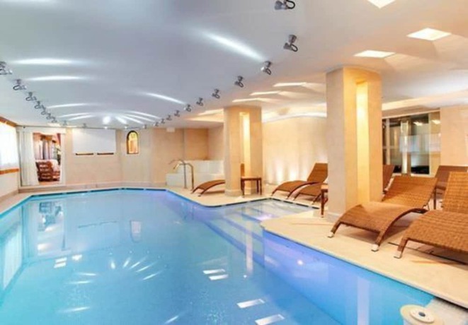 Imagen de la piscina del Hotel Splendid, Patascoss. Foto 18