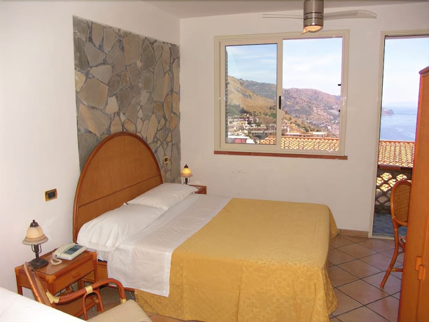 Imagen de la habitación del Hotel Splendid Taormina. Foto 3