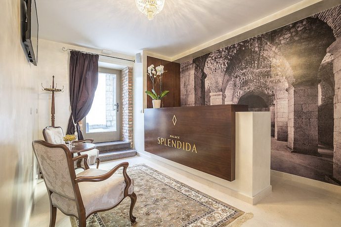 Imagen de los interiores del Hotel Splendida Palace. Foto 18
