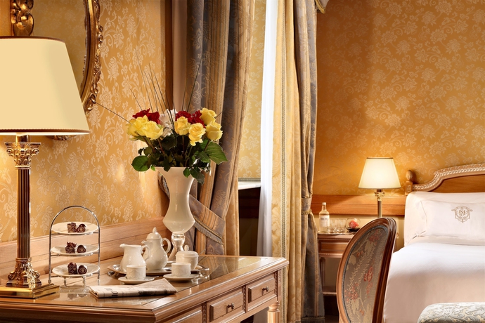 Imagen de la habitación del Hotel Splendide Royal. Foto 9