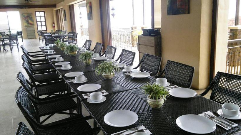Imagen del bar/restaurante del Hotel Splendido Taal Country Club. Foto 14