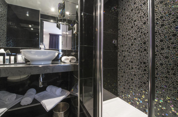 Imagen de la habitación del Hotel Splendor Elysées. Foto 4