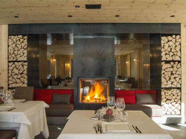 Imagen del bar/restaurante del Hotel Spol Alpine Wellness Spa. Foto 4