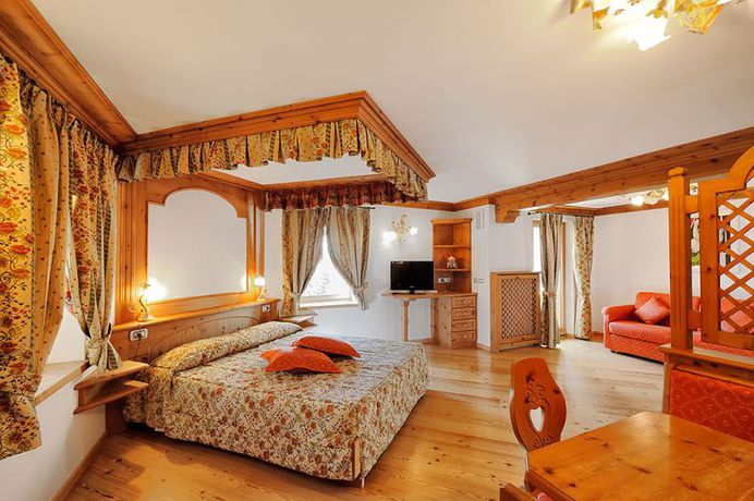 Imagen de la habitación del Hotel Spol Alpine Wellness Spa. Foto 13