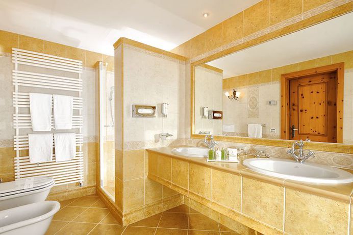 Imagen de la habitación del Hotel Spol Alpine Wellness Spa. Foto 14