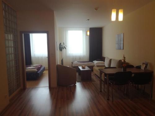 Imagen de la habitación del Hotel Spolcentrum. Foto 6