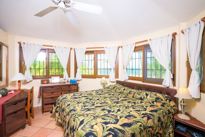 Imagen de la habitación del Hotel Spooky Channel Villa. Foto 4