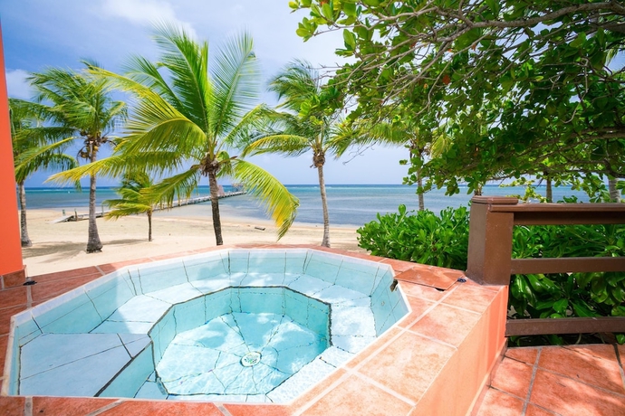 Imagen de la piscina del Hotel Spooky Channel Villa. Foto 18