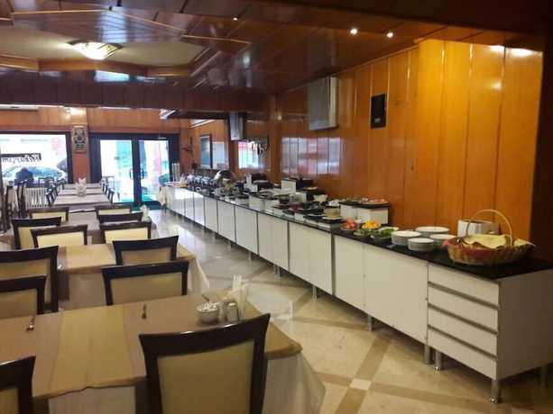 Imagen del bar/restaurante del Hotel Spor. Foto 11