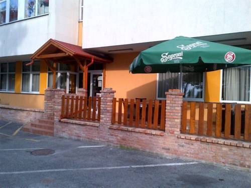 Imagen general del Hotel Sport Hotel, Tatabanya. Foto 5
