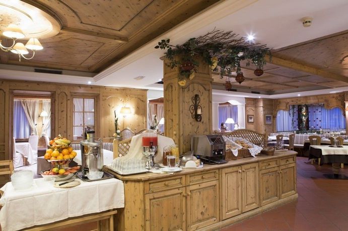 Imagen de los interiores del Hotel Sport Majar&egrave;. Foto 12