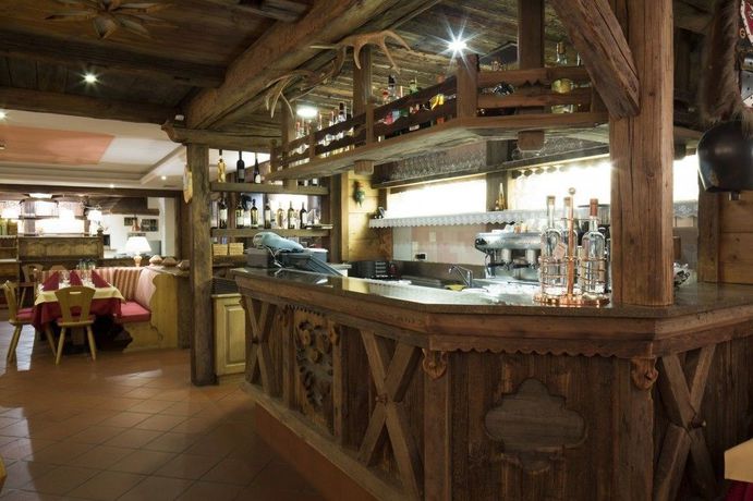 Imagen de los interiores del Hotel Sport Majar&egrave;. Foto 13