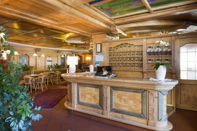 Imagen de los interiores del Hotel Sport Majar&egrave;. Foto 16