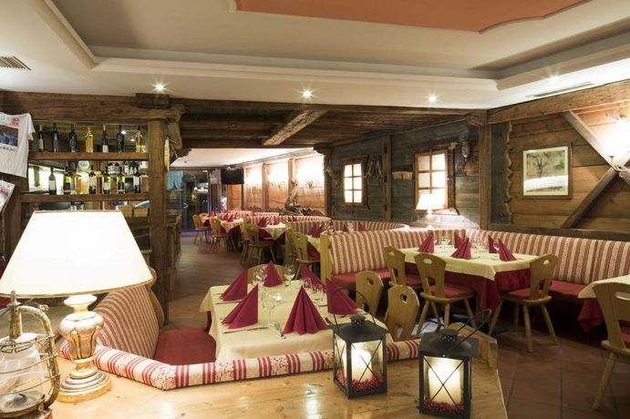 Imagen del bar/restaurante del Hotel Sport Majar&egrave;. Foto 8