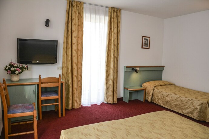 Imagen de la habitación del Hotel Sport, Pieve di Ledro. Foto 24