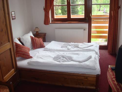 Imagen de la habitación del Hotel Sport Pomi. Foto 11