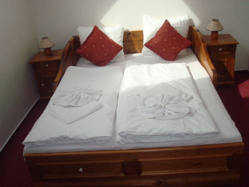 Imagen de la habitación del Hotel Sport Pomi. Foto 12