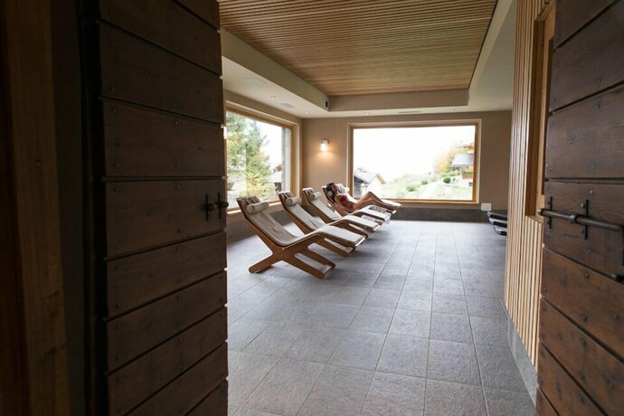 Imagen de la piscina del Hotel Sport Prodongo. Foto 17