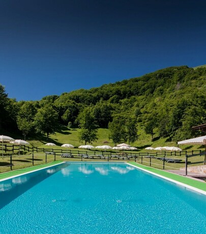Imagen de la piscina del Hotel Sport Prodongo. Foto 19