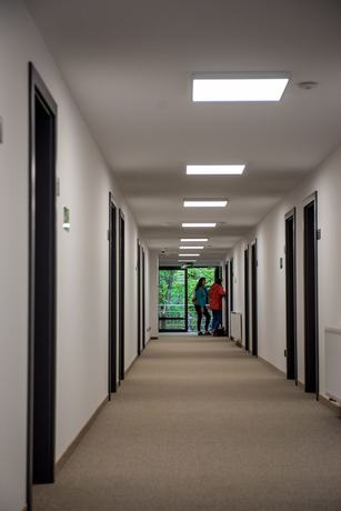 Imagen de los interiores del Hotel Sport Rooms Spała. Foto 19