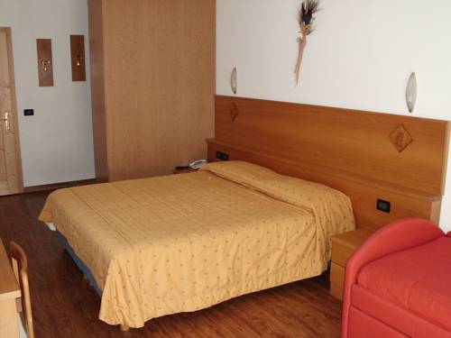 Imagen de la habitación del Hotel Sport Stella Alpina. Foto 13