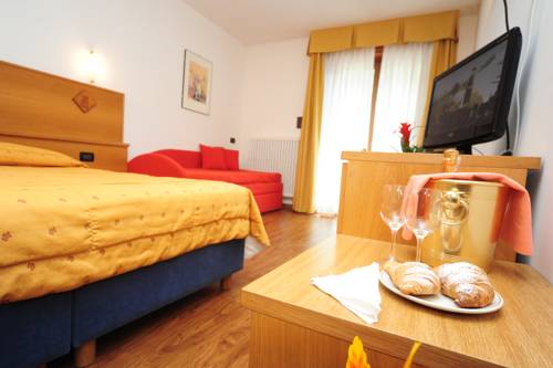 Imagen de la habitación del Hotel Sport Stella Alpina. Foto 15