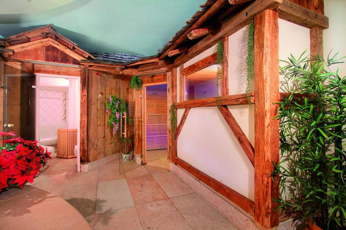 Imagen general del Hotel Sport and Club Il Caminetto Resort. Foto 11
